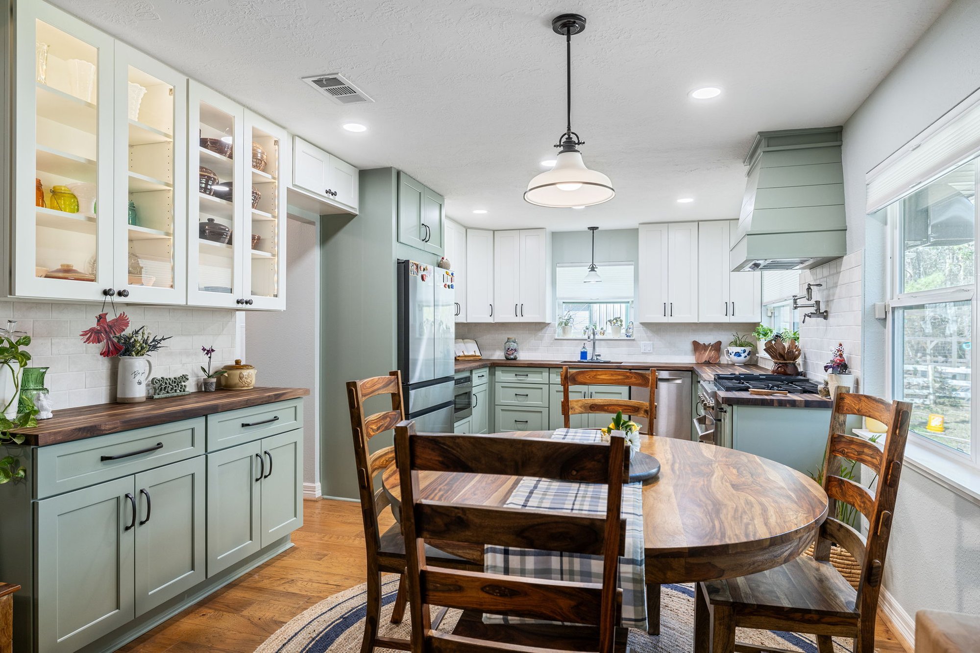 16-web-or-mls-8651-lakeshore-dr